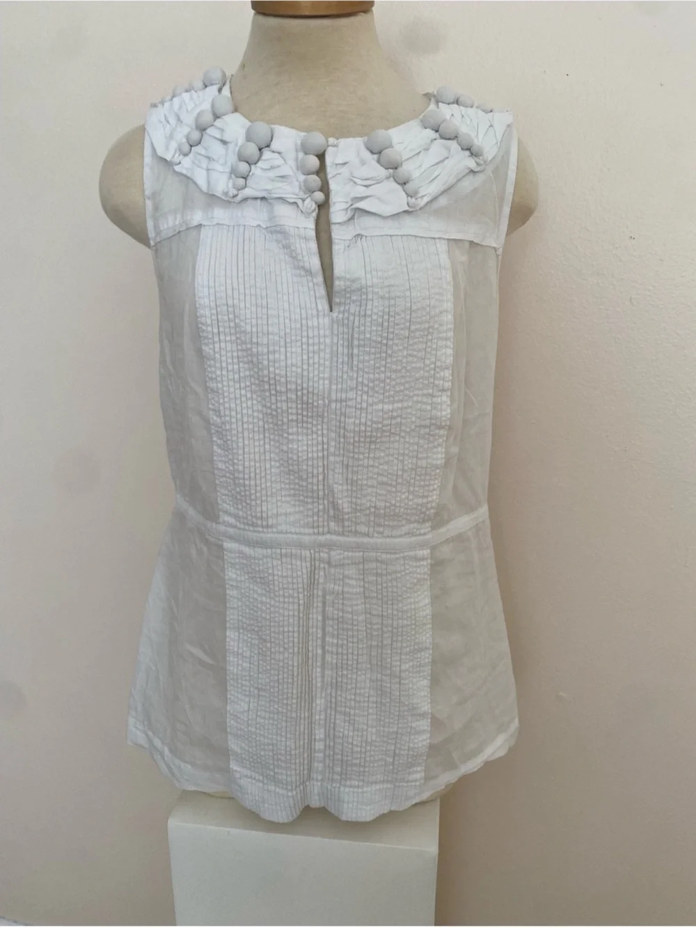 Elegant White Ruffled Collar Sleeveless Camisole
